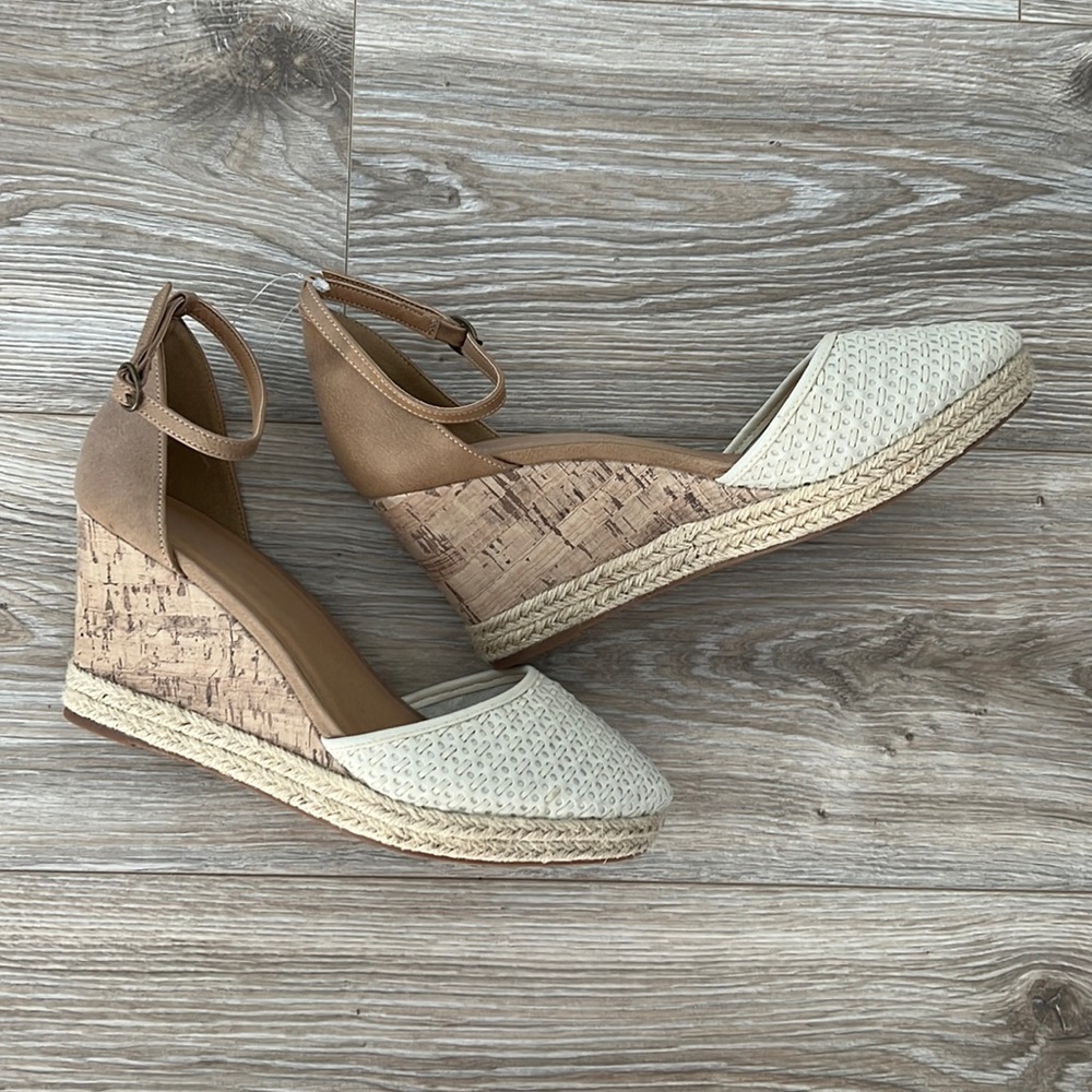 Maurice’s wedge, closed toe shoes